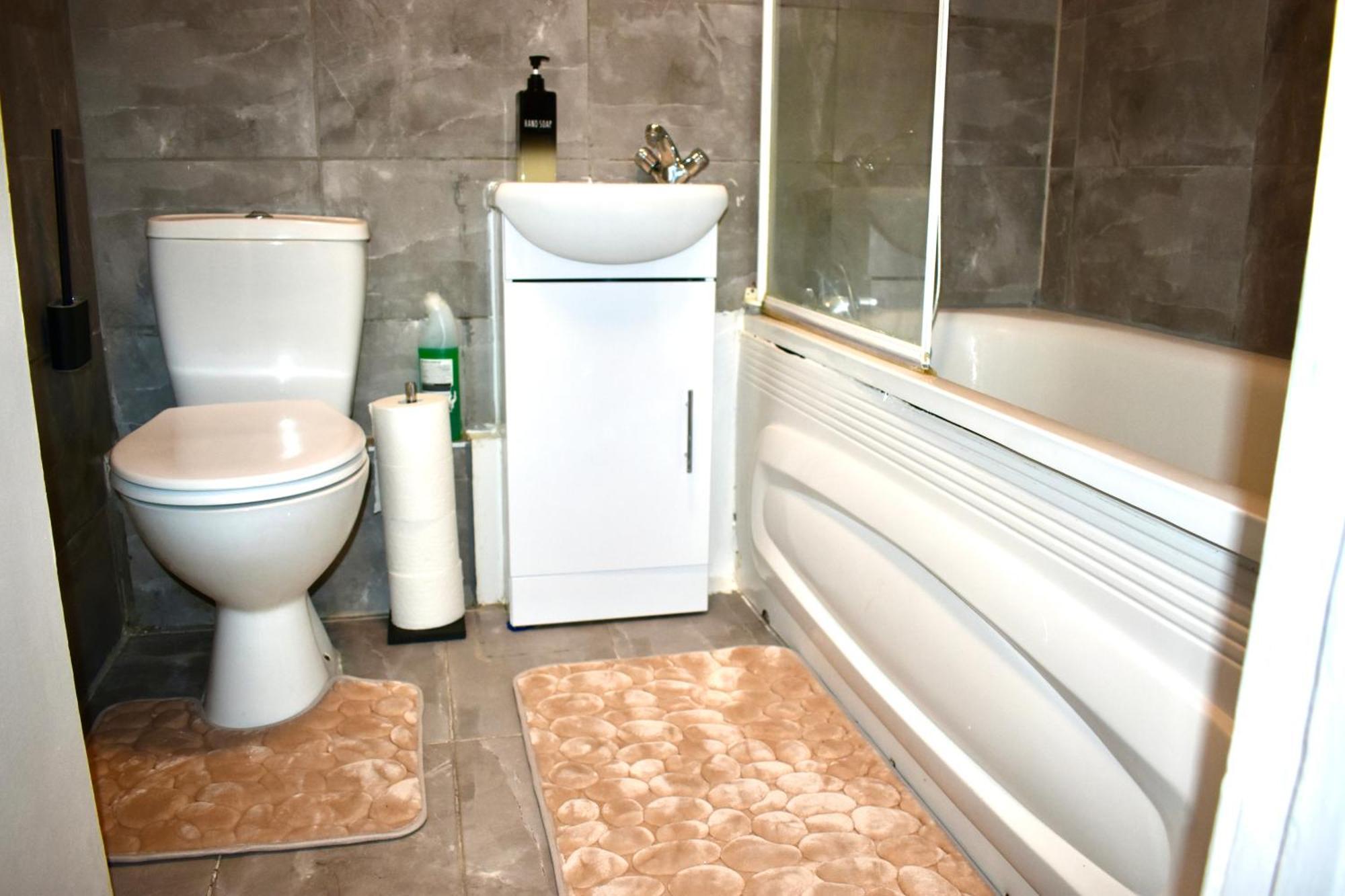 Luxury 2 Bedroom Apartment, Parking, Few Minutes Walk From Wembley Stadium London Ngoại thất bức ảnh