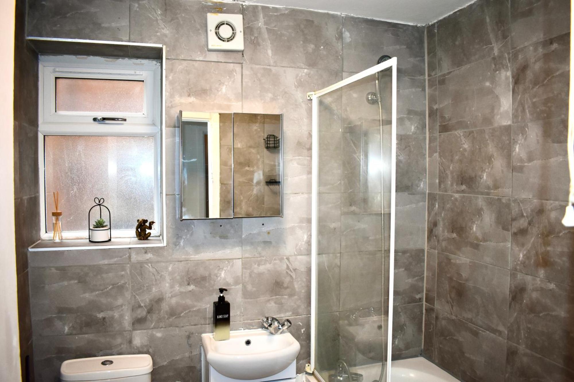 Luxury 2 Bedroom Apartment, Parking, Few Minutes Walk From Wembley Stadium London Ngoại thất bức ảnh