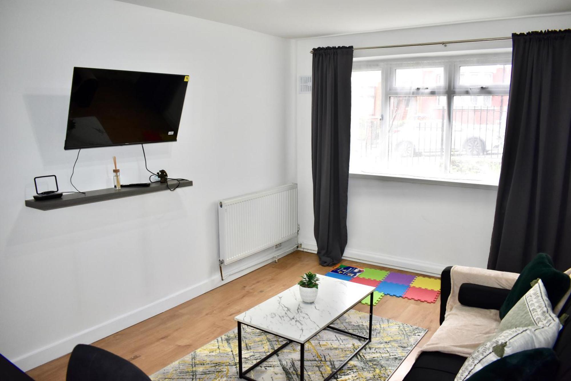 Luxury 2 Bedroom Apartment, Parking, Few Minutes Walk From Wembley Stadium London Ngoại thất bức ảnh