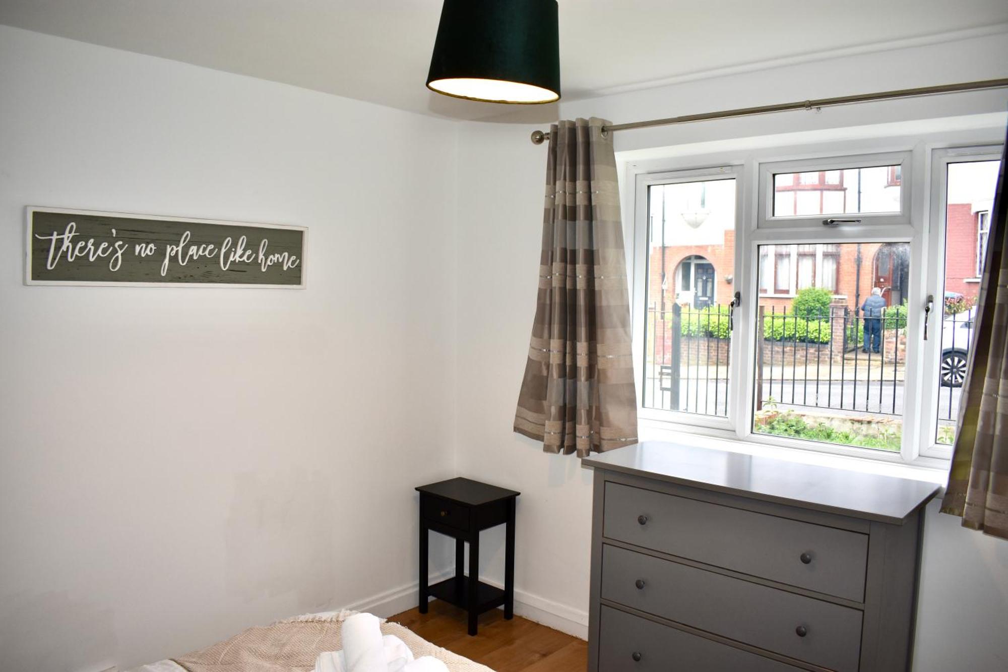 Luxury 2 Bedroom Apartment, Parking, Few Minutes Walk From Wembley Stadium London Ngoại thất bức ảnh