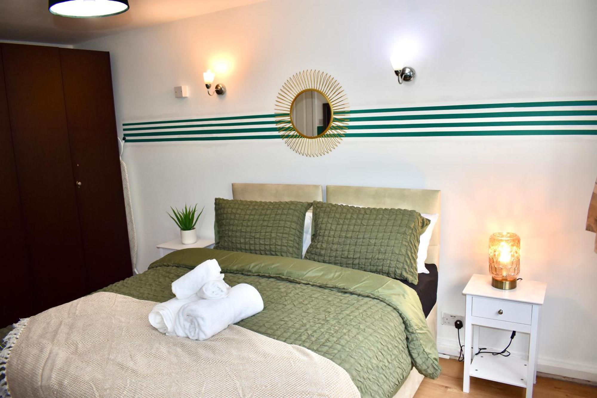 Luxury 2 Bedroom Apartment, Parking, Few Minutes Walk From Wembley Stadium London Ngoại thất bức ảnh