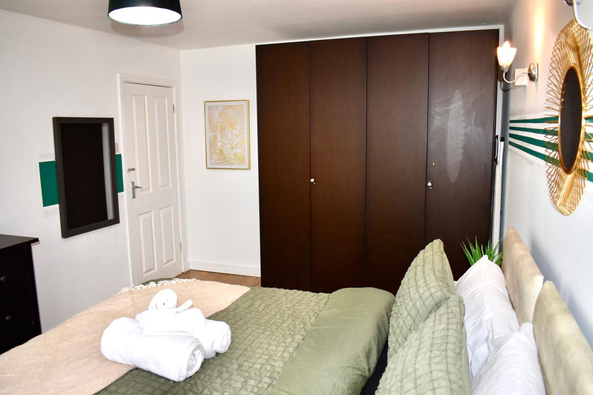 Luxury 2 Bedroom Apartment, Parking, Few Minutes Walk From Wembley Stadium London Ngoại thất bức ảnh
